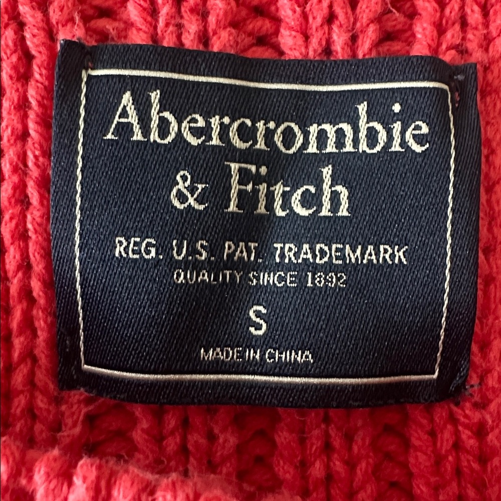Abercrombie & Fitch Cable Knit Sweater - Picture 4 of 15